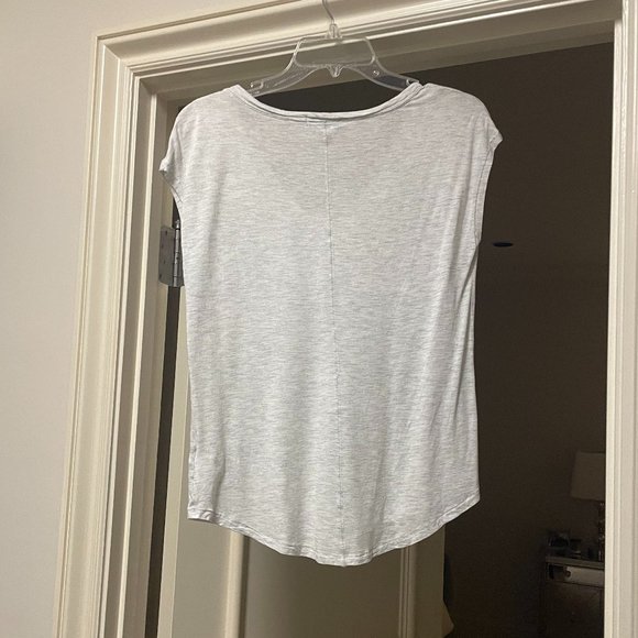 GAP Pocket Tee - Picture 2 of 2